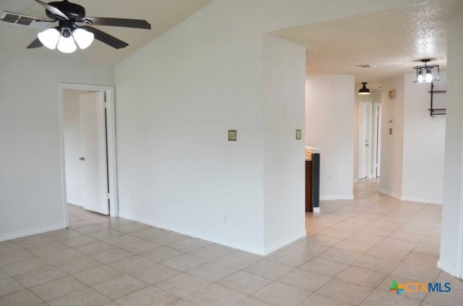 2505 Hemlock Dr - Photo 5 of 30