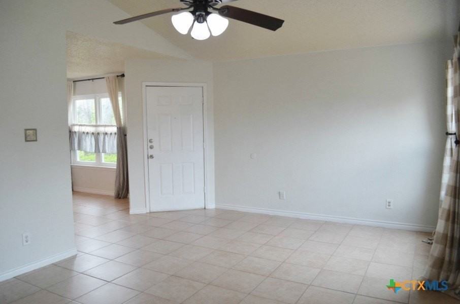 2505 Hemlock Dr - Photo 6 of 30