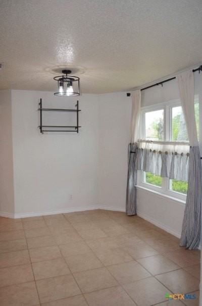 2505 Hemlock Dr - Photo 7 of 30