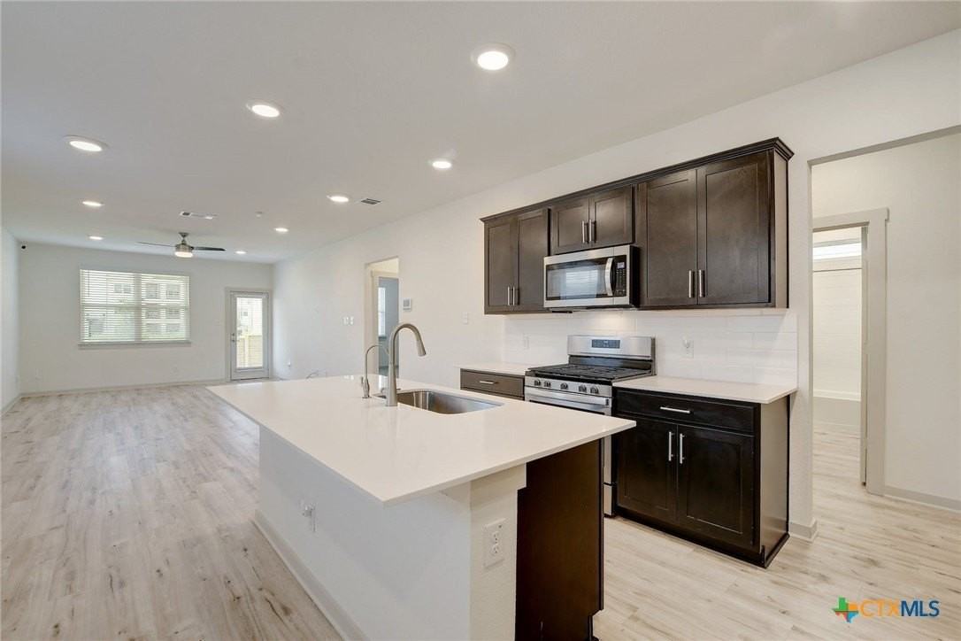 121 Fairfax Ave - Photo 7 of 23