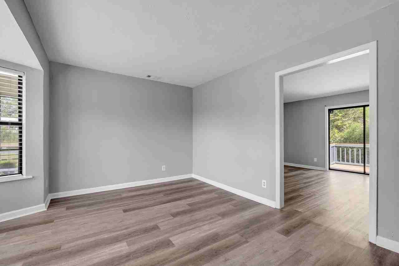 27 Sierra Rd - Photo 3 of 33