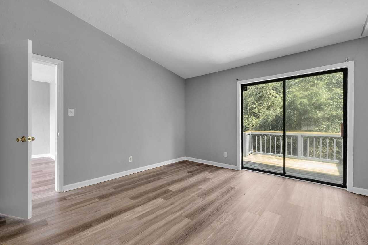 27 Sierra Rd - Photo 7 of 33