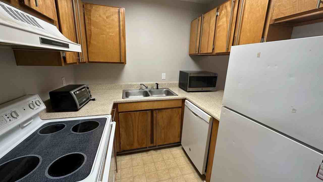 1317 Airport Dr Apt F13 - Photo 5 of 18