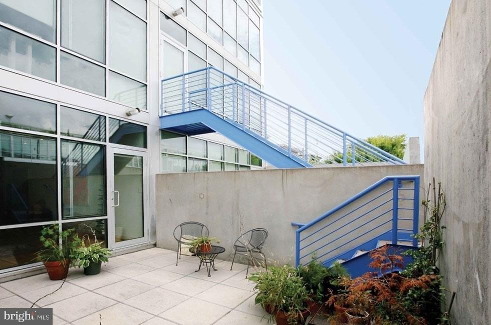 419 Ridge St Nw #B - Photo 3 of 10