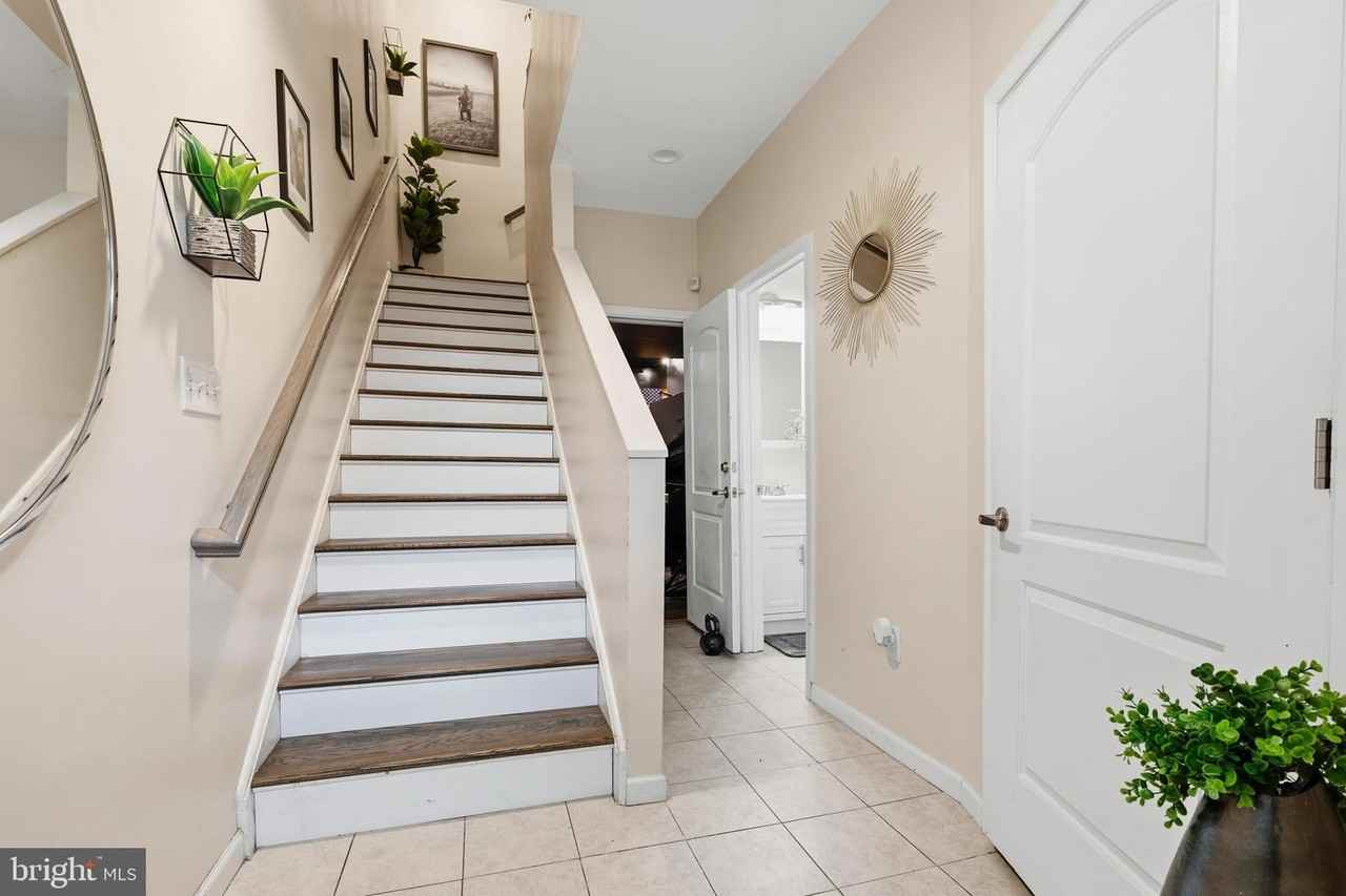 4285 S Capitol St Sw - Photo 2 of 24