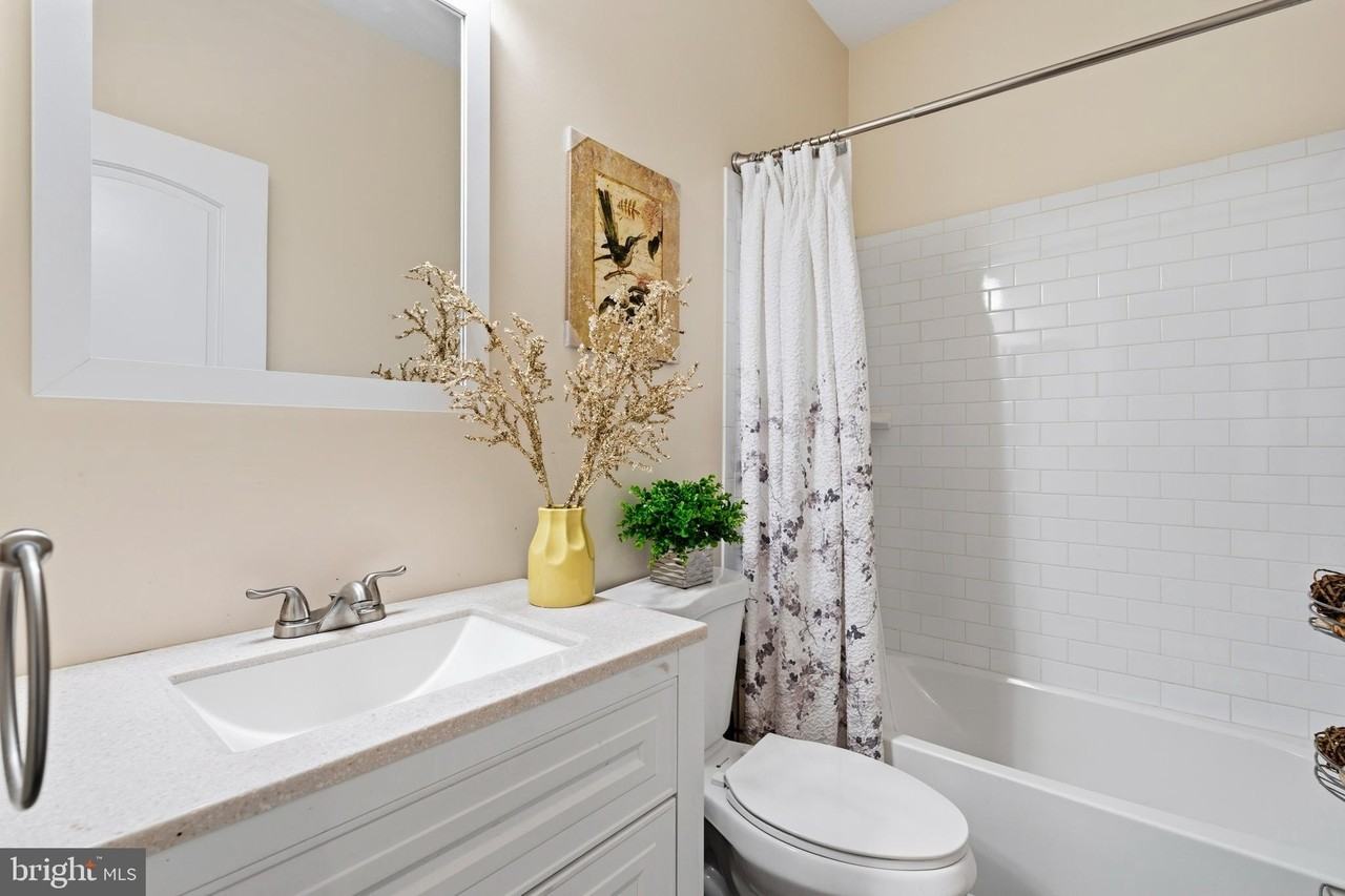 4285 S Capitol St Sw - Photo 4 of 24