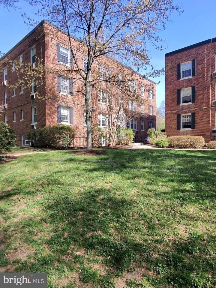 4491 Macarthur Blvd Nw #303