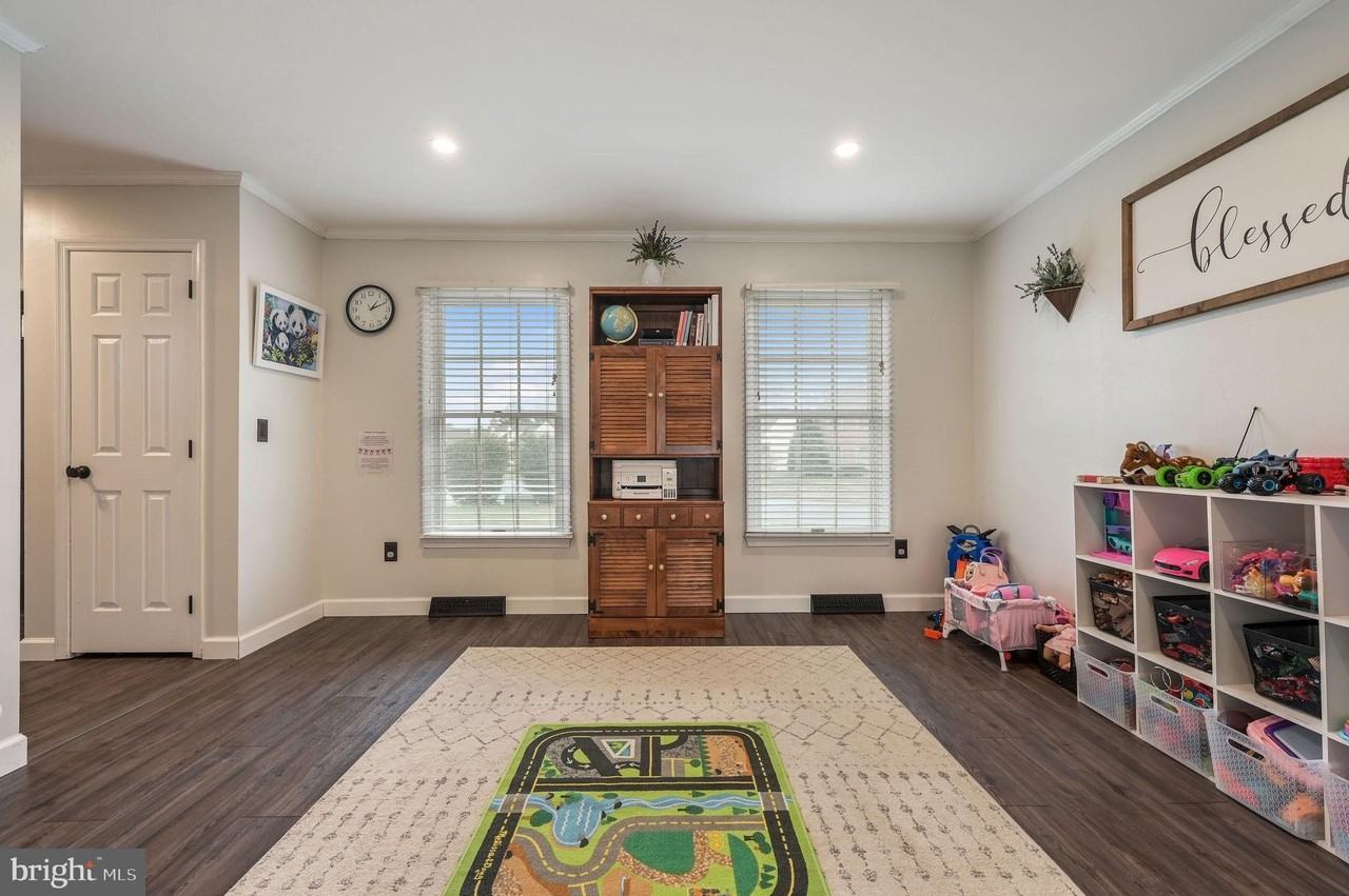 200 Eagle Crest Dr - Photo 3 of 19