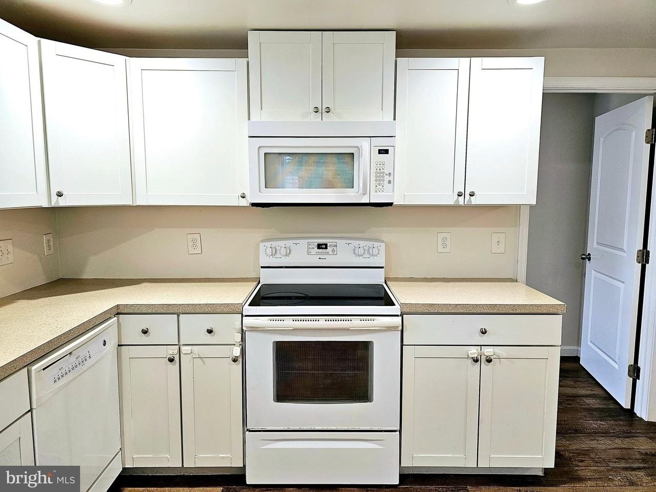 143 Mitscher Rd - Photo 7 of 25