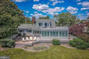 featured image of 117 Bay Dr