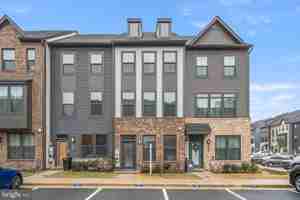 featured image of 646 Lakemont Dr