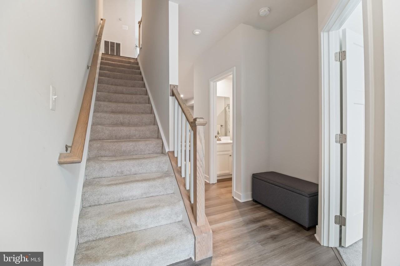 646 Lakemont Dr - Photo 5 of 41