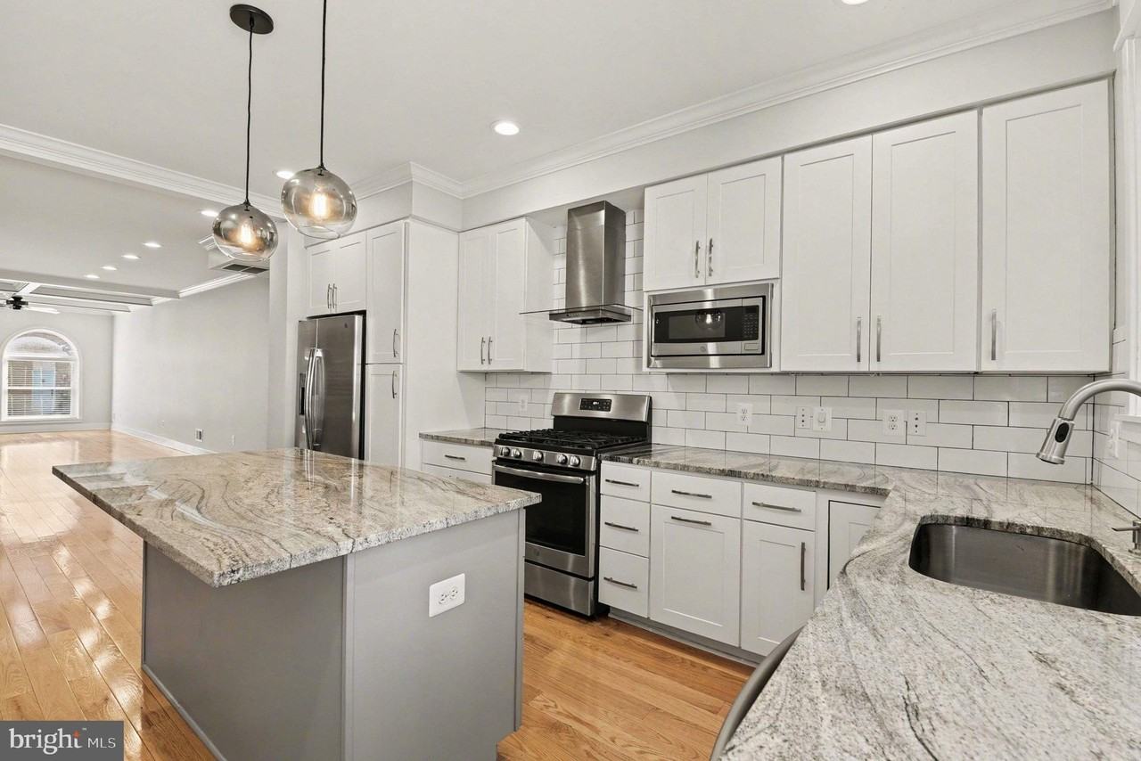 1814 Jackson St - Photo 5 of 17