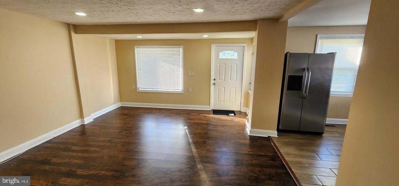 623 New Jersey Ave - Photo 5 of 22