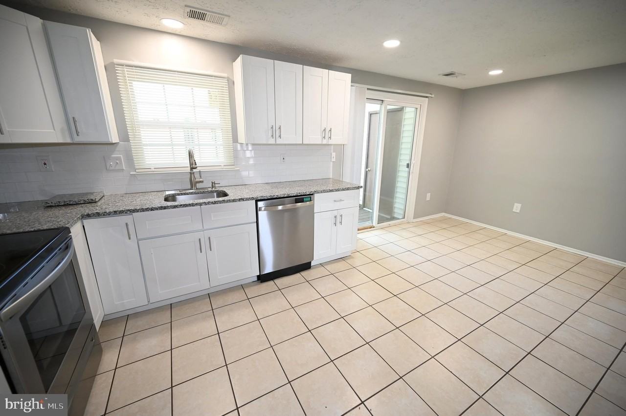 2103 Tanglewood Dr - Photo 5 of 43