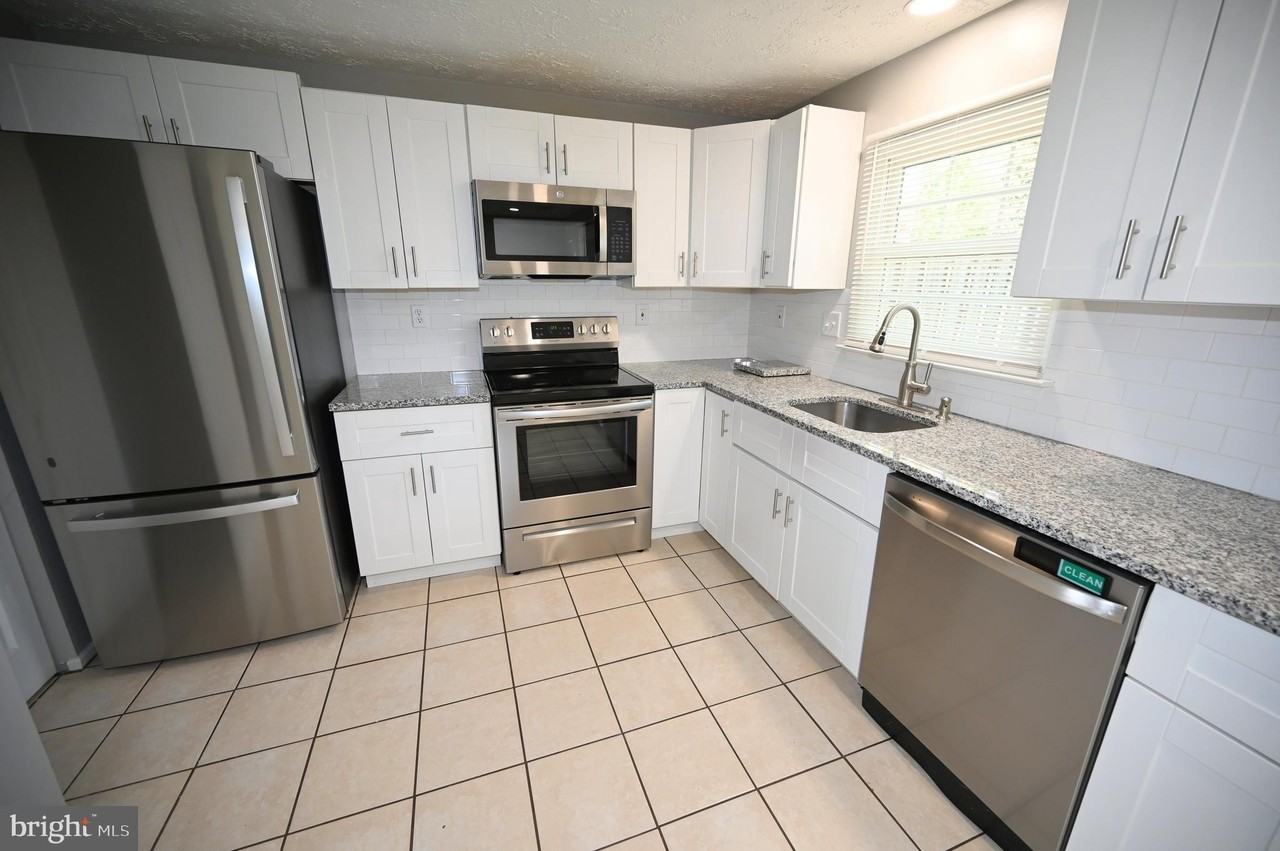 2103 Tanglewood Dr - Photo 6 of 43