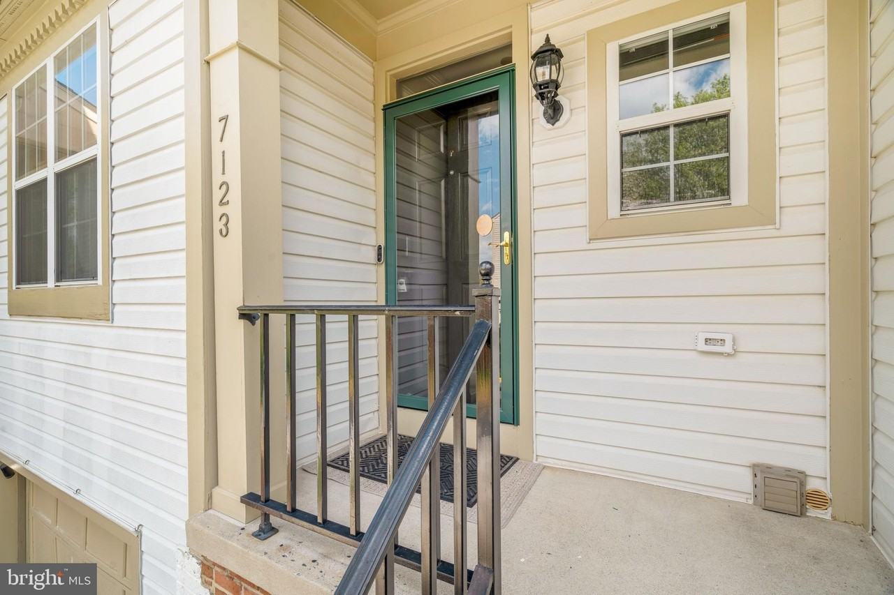 7123 Gresham Ct E - Photo 2 of 38