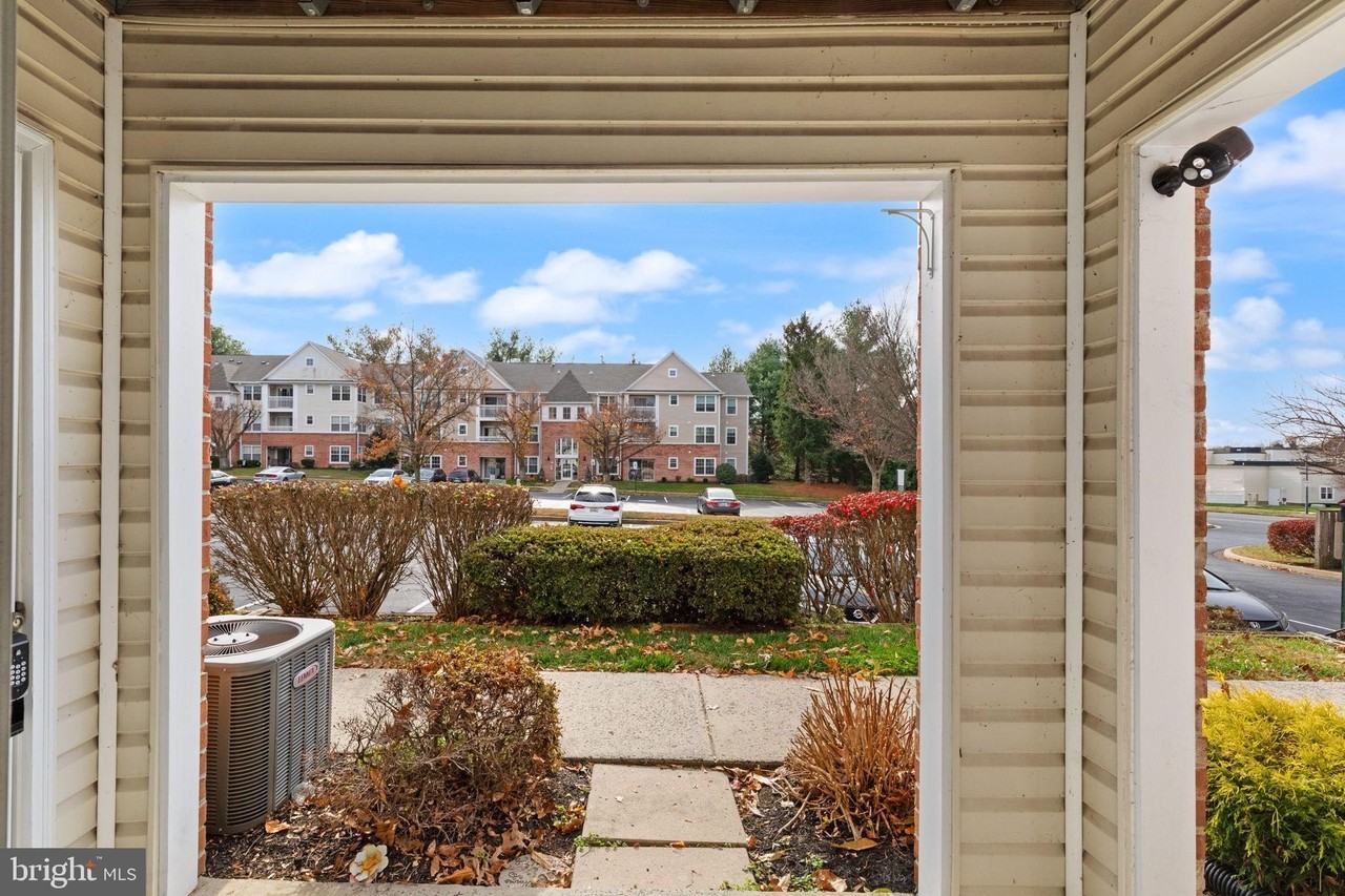 1310 Sheridan Pl Unit 22 - Photo 4 of 28