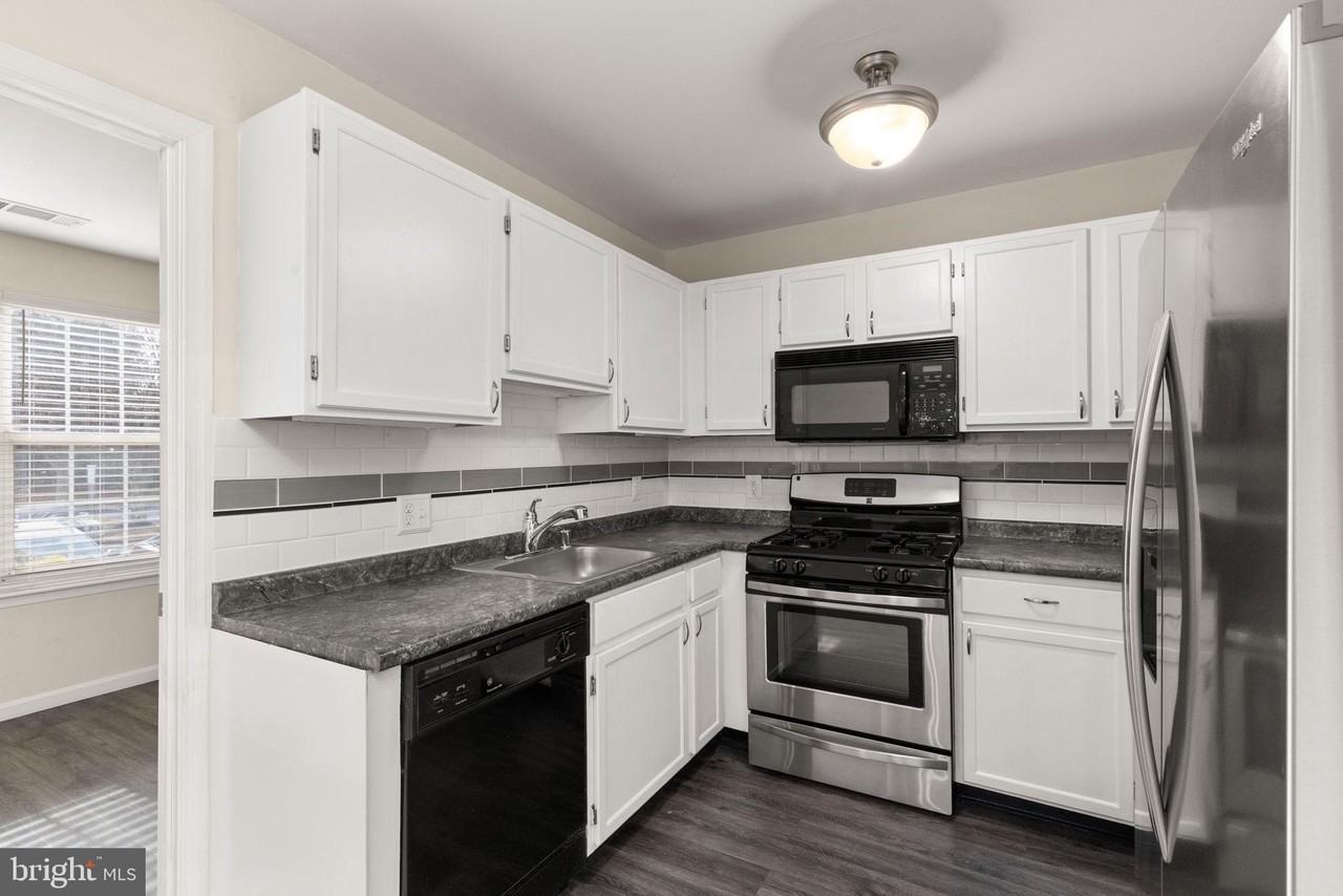 1310 Sheridan Pl Unit 22 - Photo 7 of 28