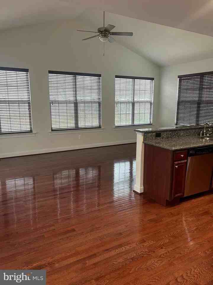 4382 Stonecrest Dr - Photo 5 of 7