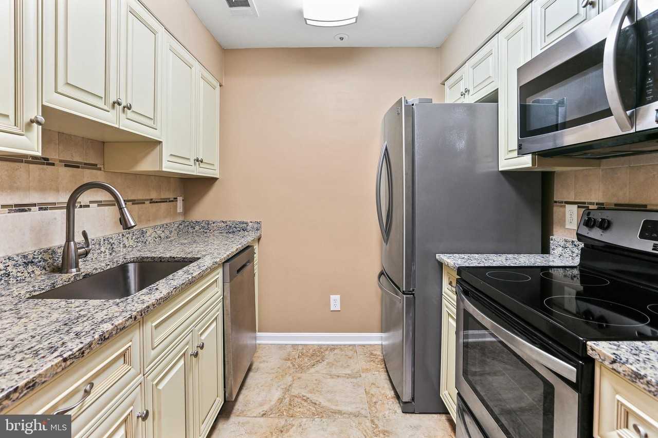 4934 Columbia Rd Apt 1 - Photo 2 of 16