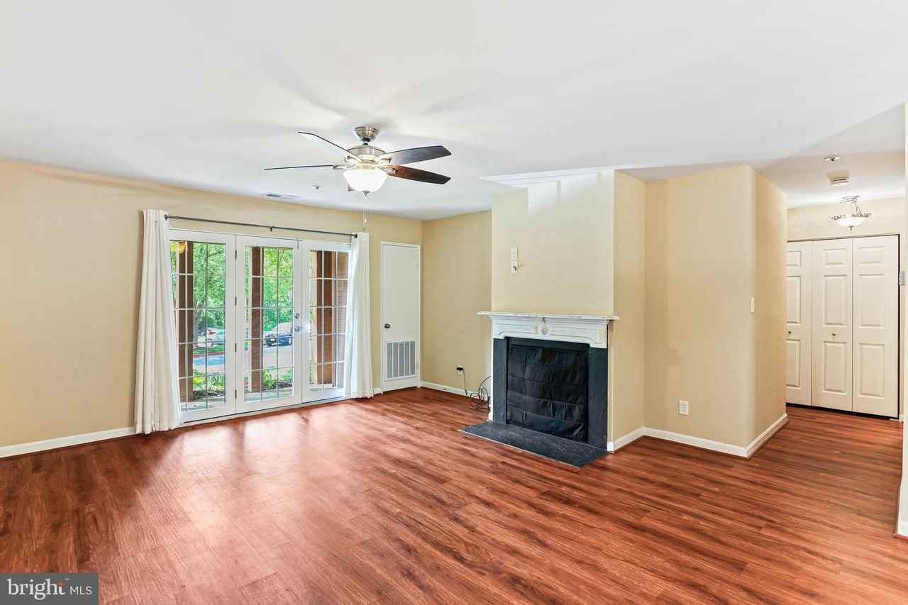 4934 Columbia Rd Apt 1 - Photo 3 of 16