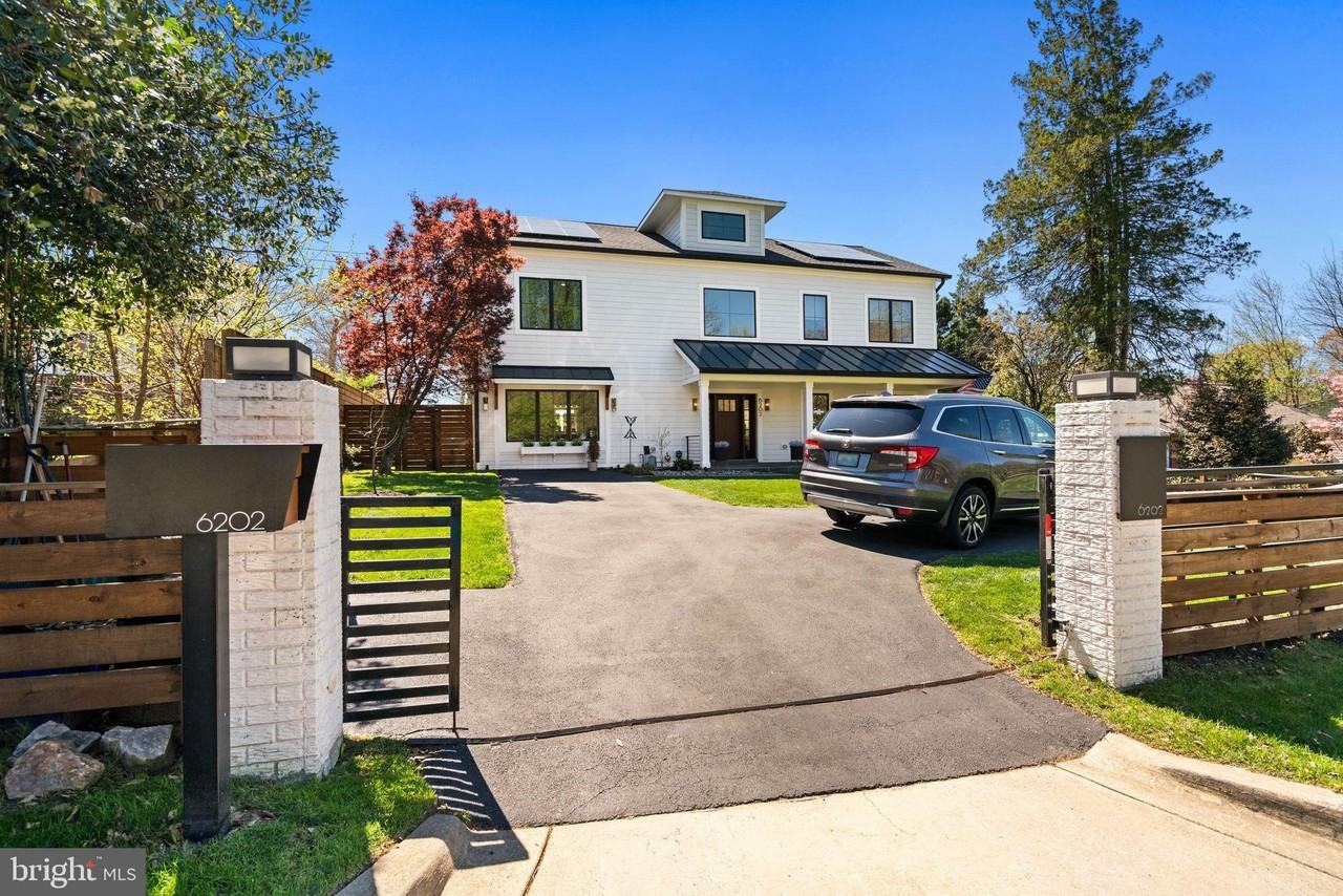 6202 Massachusetts Ave - Photo 2 of 50