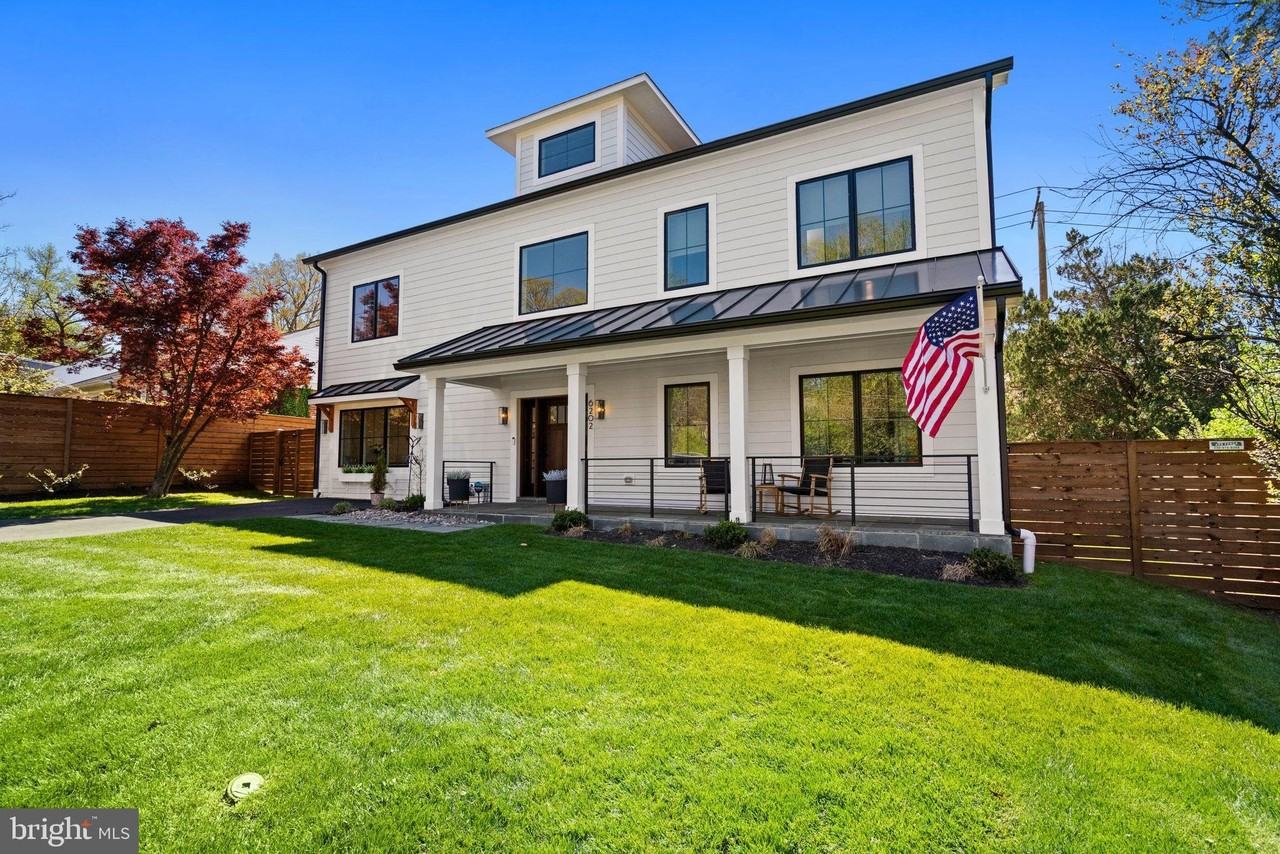 6202 Massachusetts Ave - Photo 4 of 50