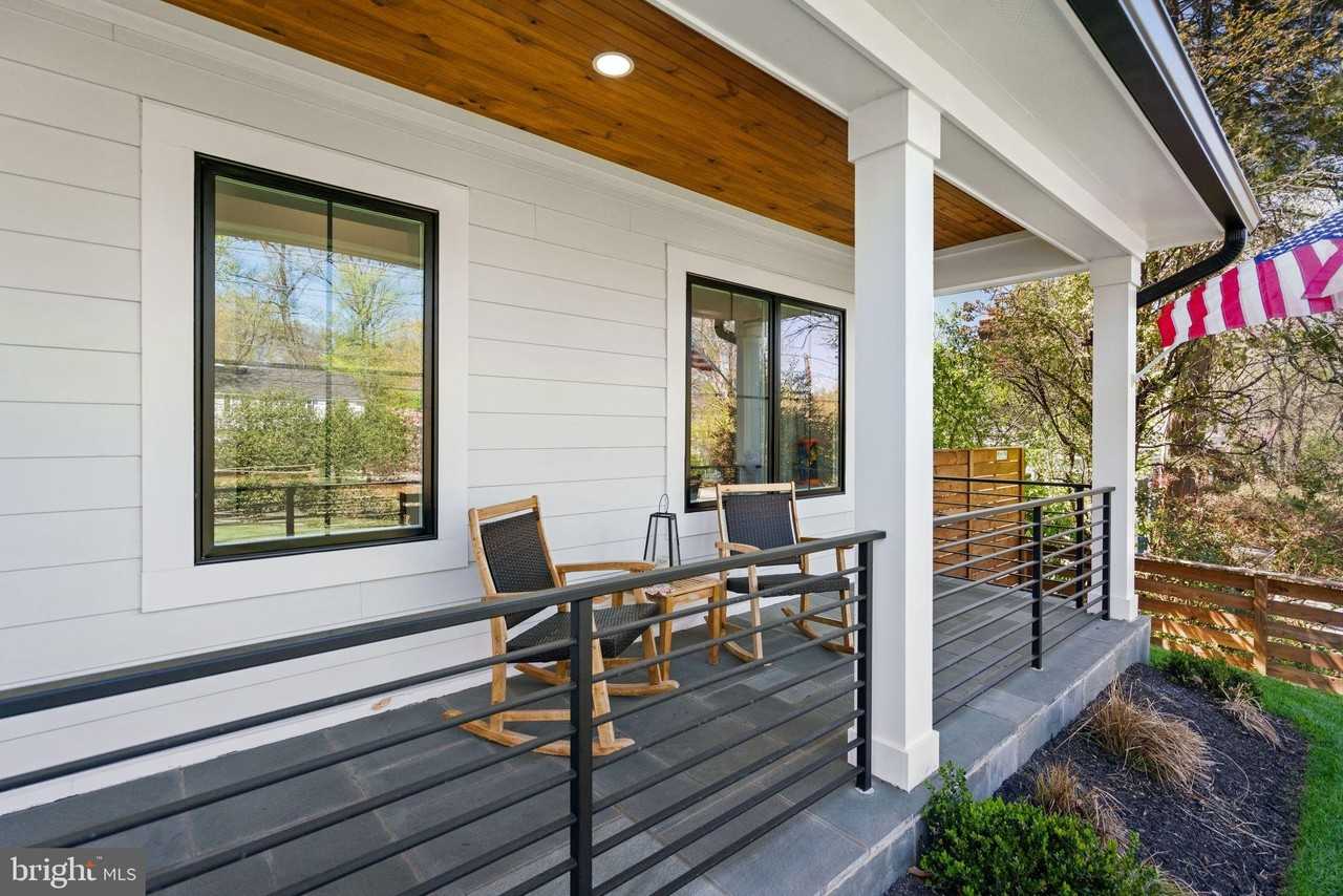 6202 Massachusetts Ave - Photo 5 of 50