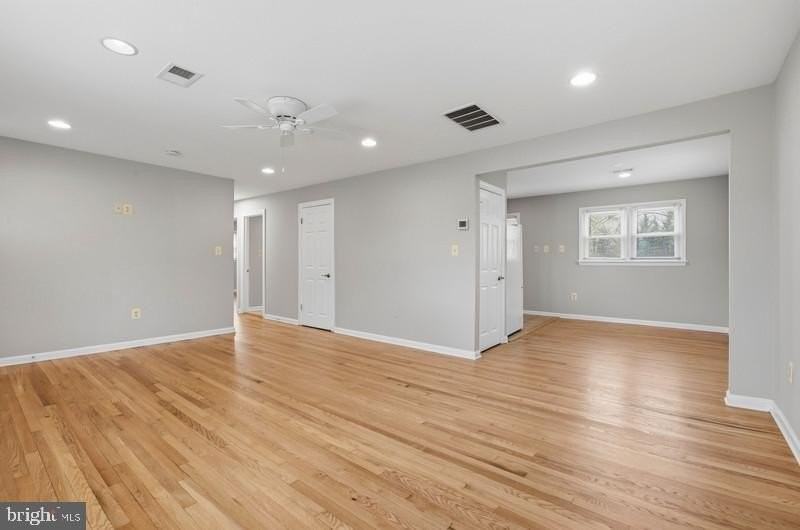 9017 Rhode Island Ave - Photo 4 of 34