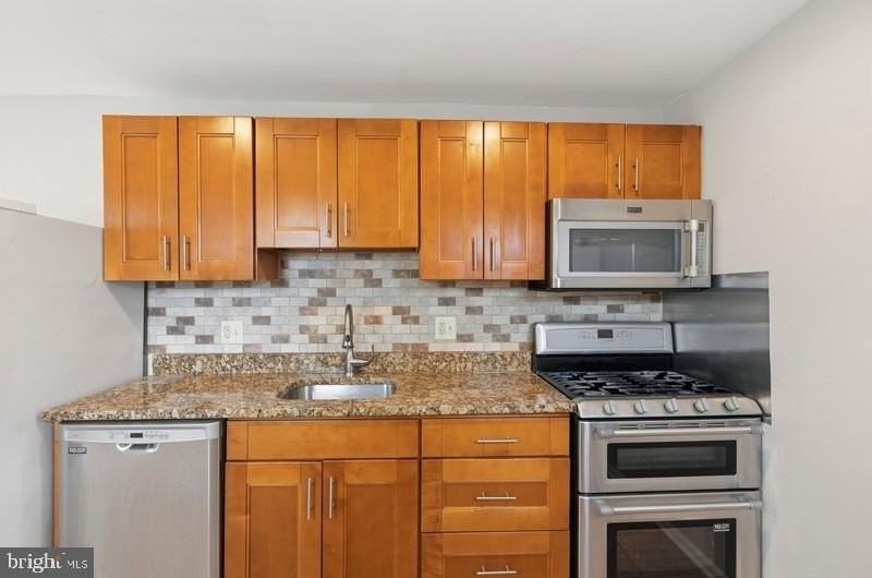 9017 Rhode Island Ave - Photo 7 of 34