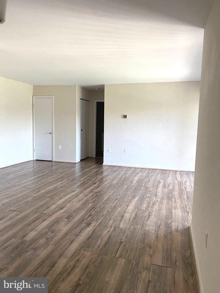 15702 Dorset Rd #202 - Photo 2 of 18