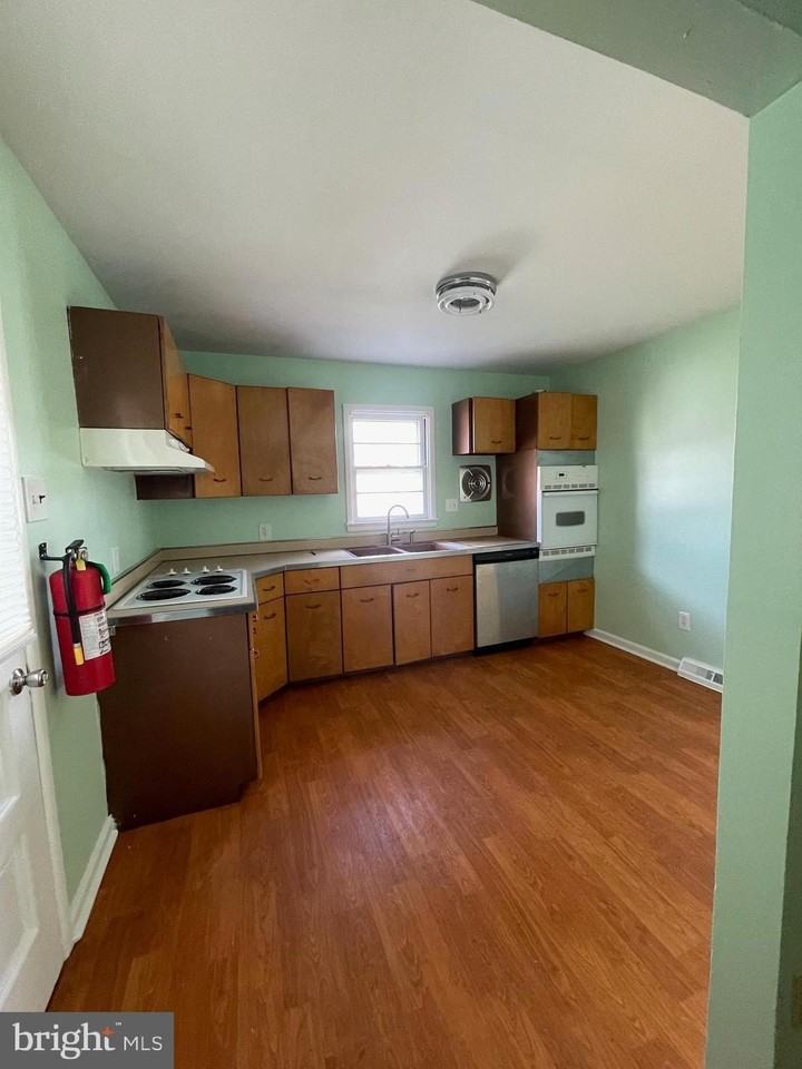 12 S Lenola Rd - Photo 6 of 17