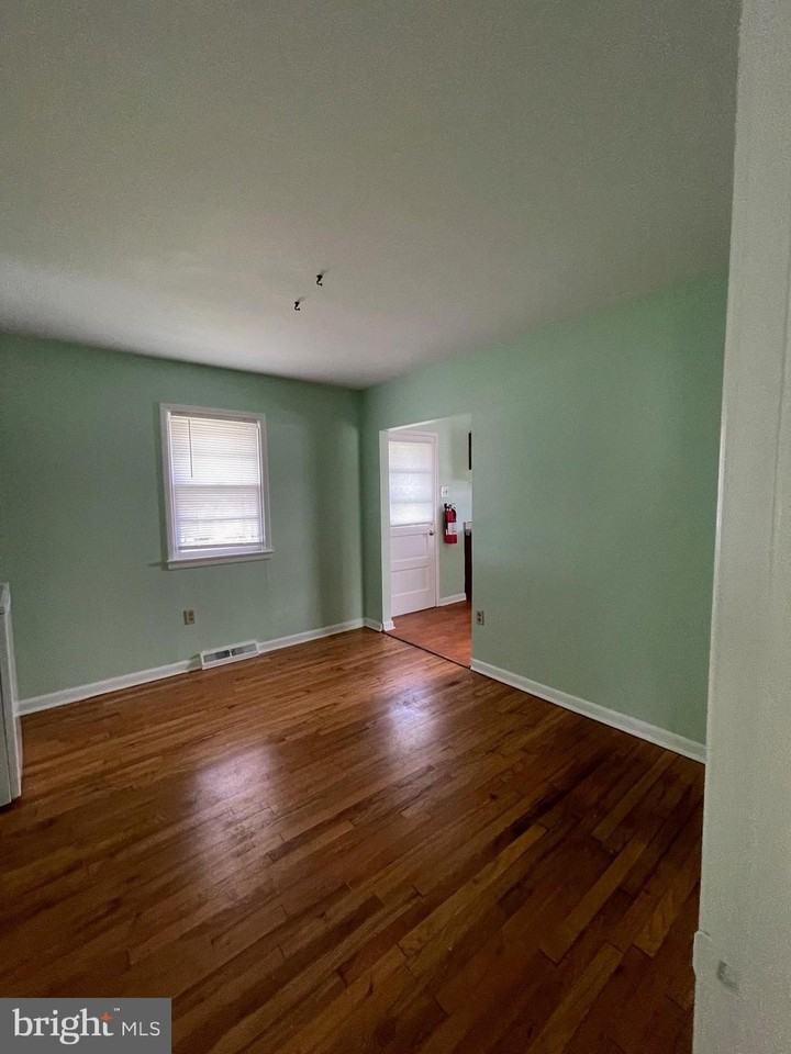 12 S Lenola Rd - Photo 7 of 17