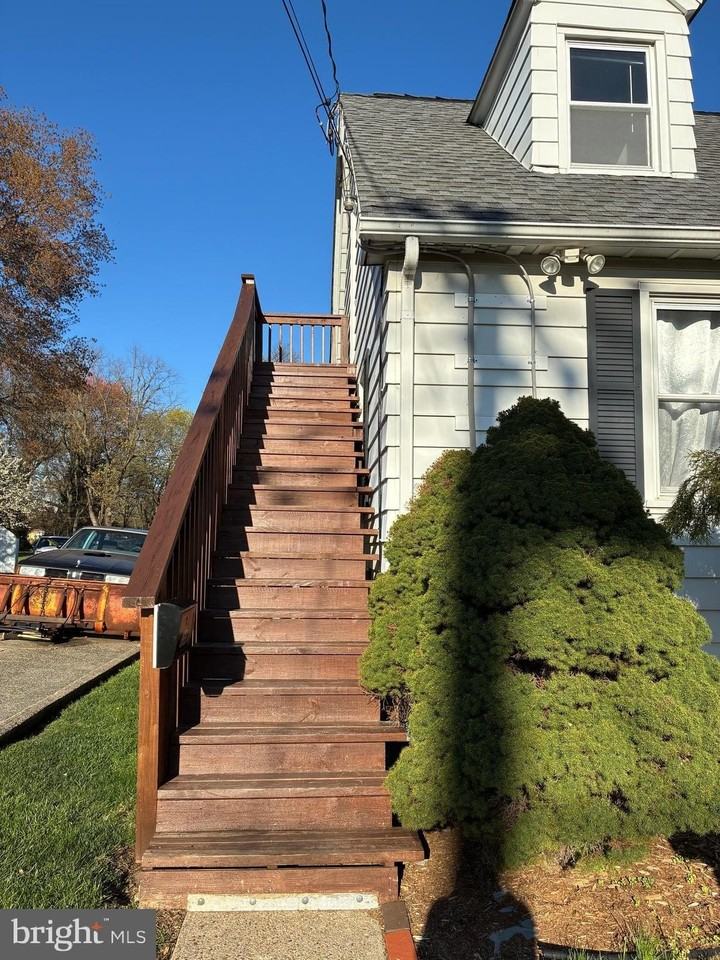 733 N Forklanding Rd Fl 2 - Photo 2 of 16