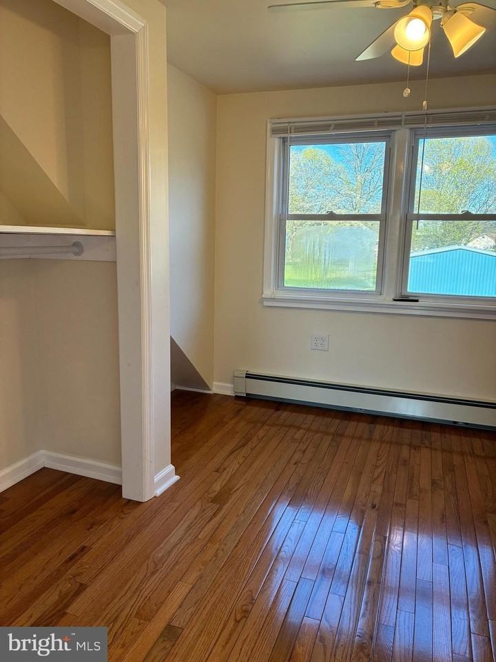 733 N Forklanding Rd Fl 2 - Photo 3 of 16