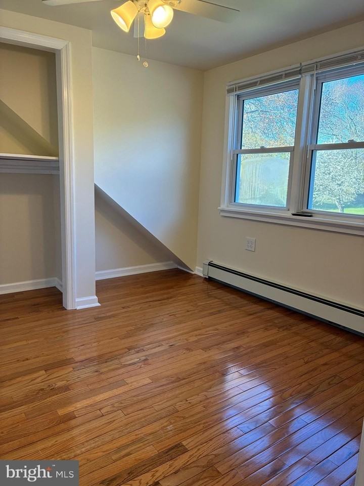 733 N Forklanding Rd Fl 2 - Photo 4 of 16