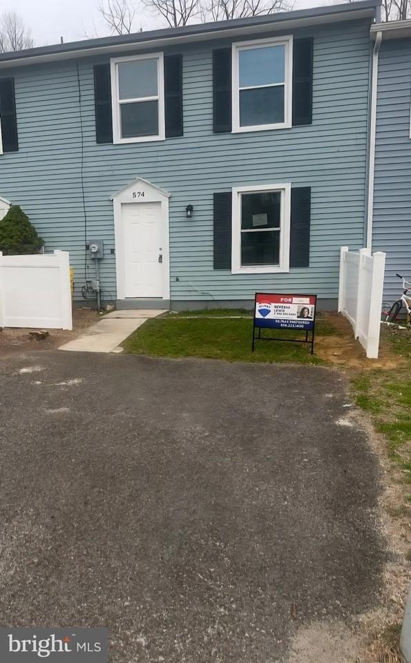 574 W Loch Lomond Dr - Photo 2 of 11