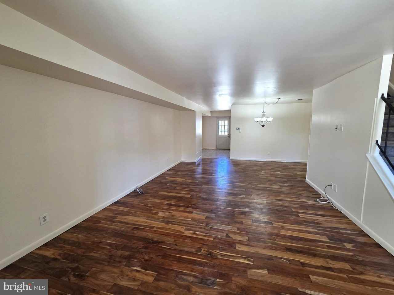 55 Rickmar Ln - Photo 4 of 33