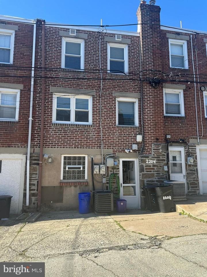 2204 Lynn Blvd - Photo 2 of 27