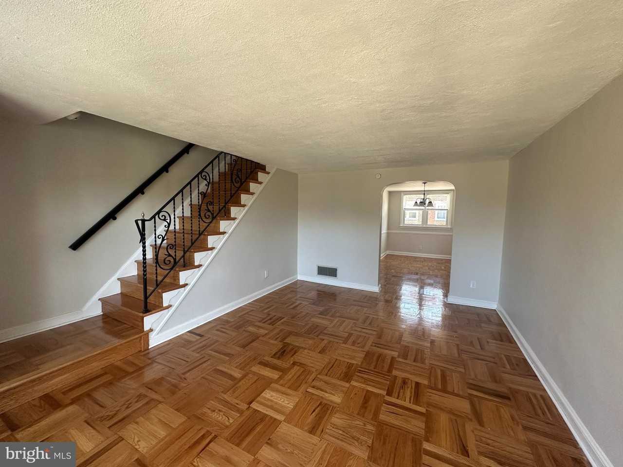 2204 Lynn Blvd - Photo 5 of 27