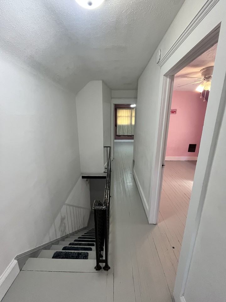 239 Poplar St #1 - Photo 6 of 15