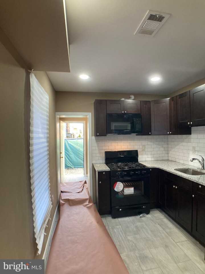 4523 Parrish St - Photo 2 of 50