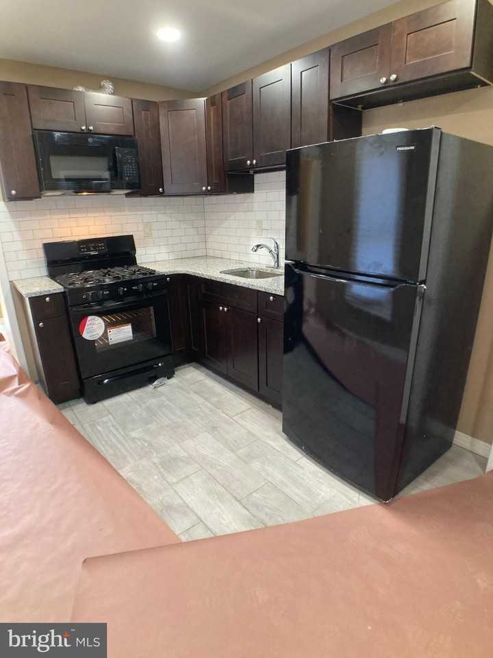 4523 Parrish St - Photo 3 of 50