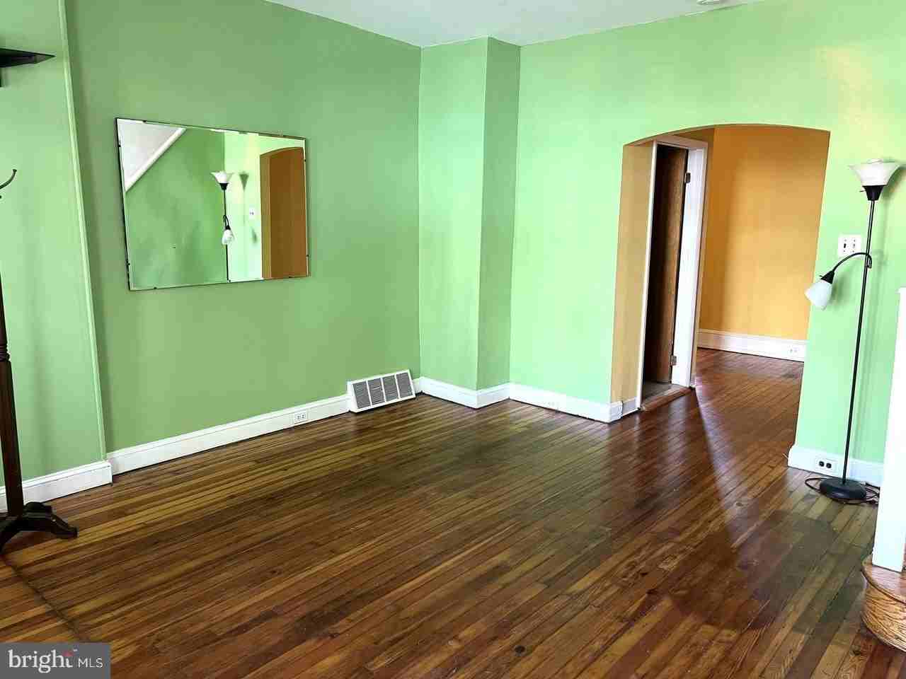 5124 Catharine St - Photo 2 of 12