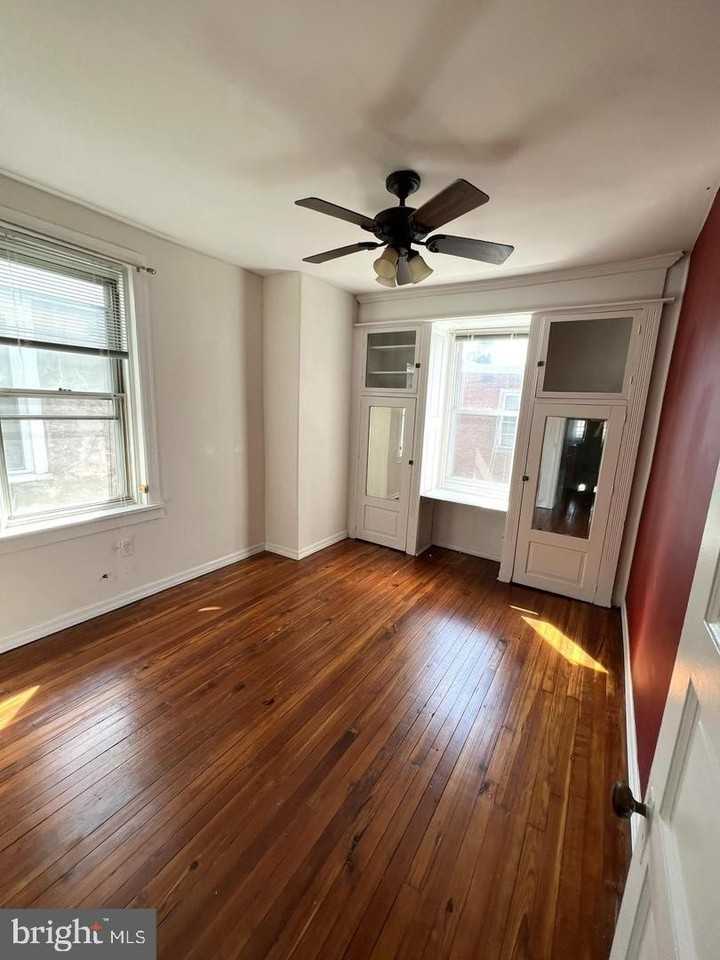 5124 Catharine St - Photo 7 of 12