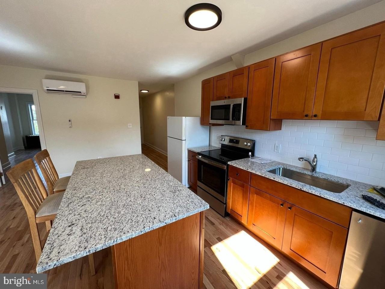 1431 W Girard Ave #3F - Photo 5 of 16