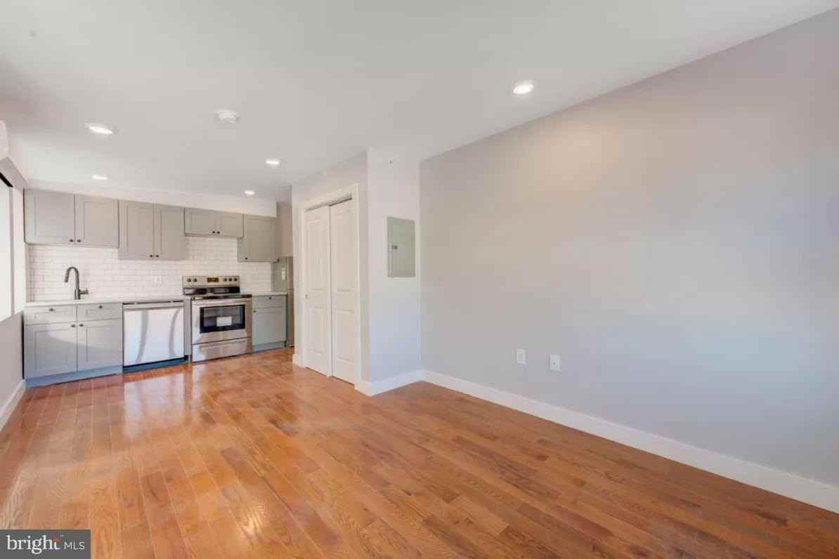 4508 Walnut St Apt 302 - Photo 6 of 14