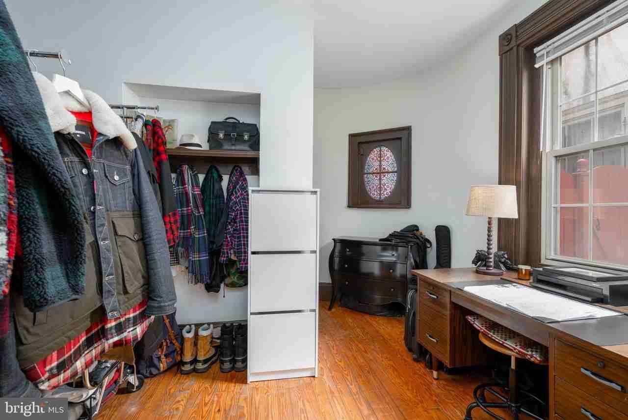 239 Race St Apt C - Photo 4 of 21