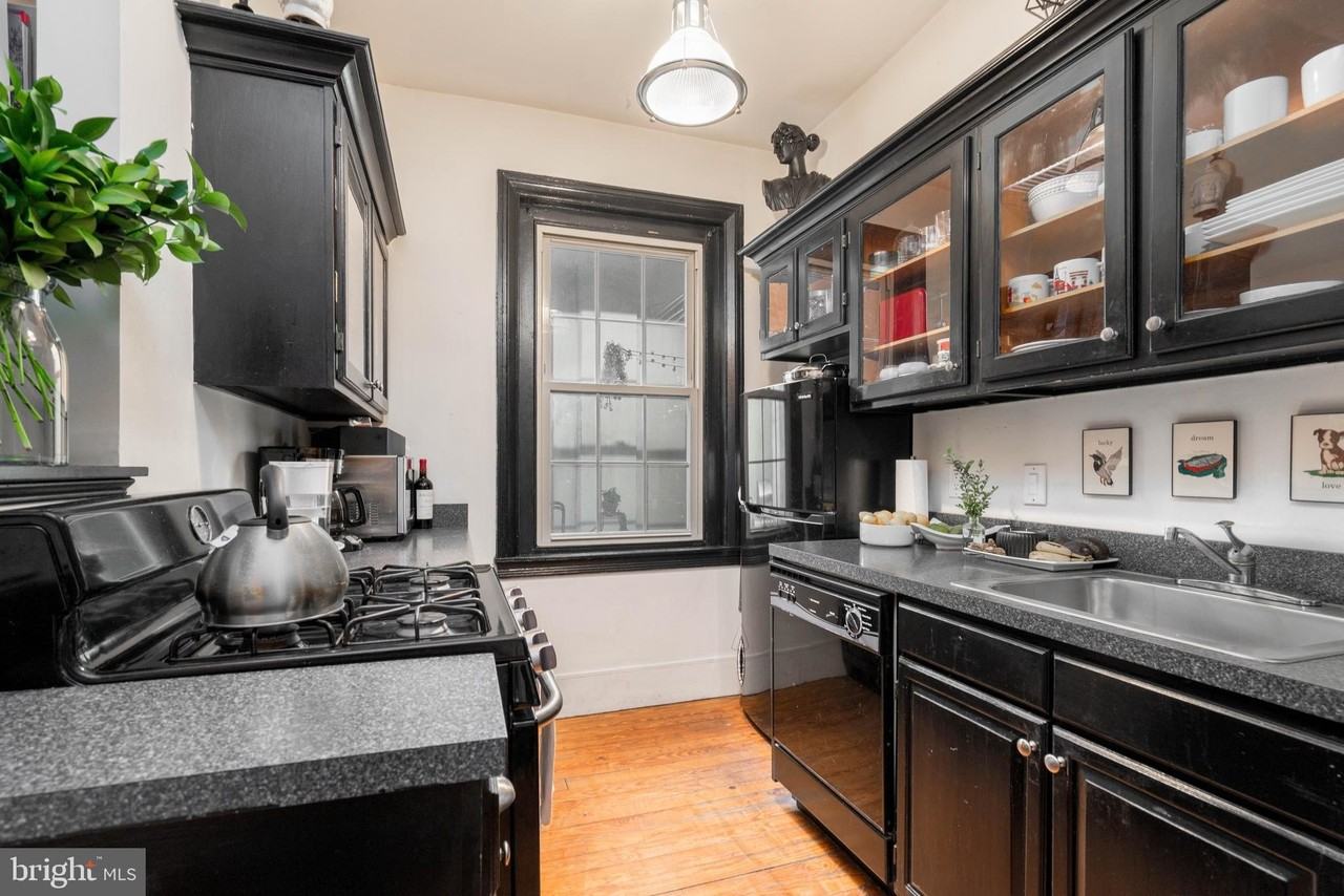 239 Race St Apt C - Photo 7 of 21